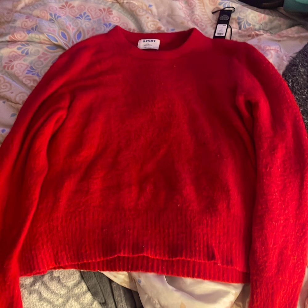 cute red sweater!